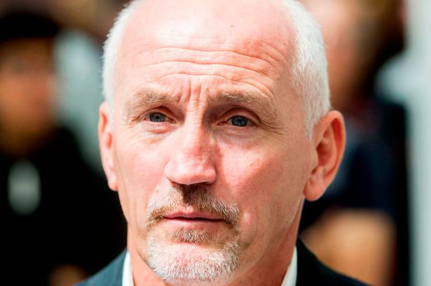 How tall is Barry McGuigan?